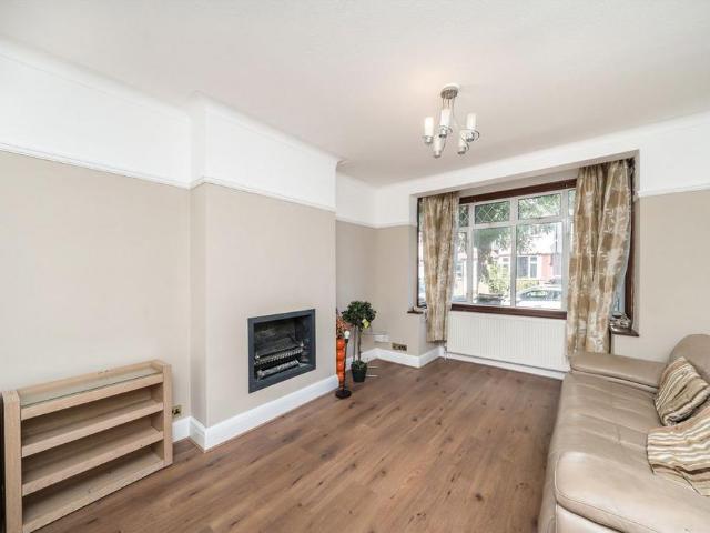 Manor Way, Mitcham 3 bed house to rent £2,300 pcm £531 pw