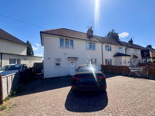 Manor Waye, Uxbridge, UB8 4 bed terraced house to rent £2,800 pcm £646 pw
