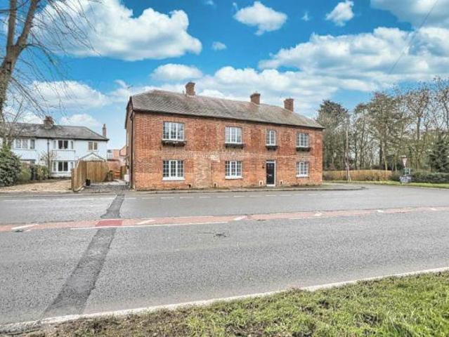 Manor Arms Place, Nottingham, NG13 2 bed apartment to rent £995 pcm £230 pw