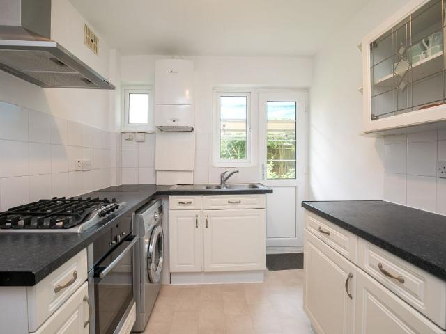 Manor Court, Twickenham TW2, 2 bed flat to rent, £1,950 pcm | PrimeLocation
