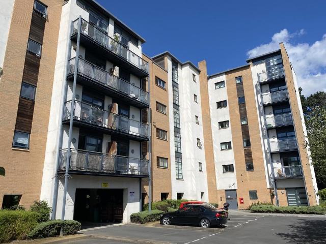Manor Court, Altrincham Road 2 bed apartment to rent £1,150 pcm £265 pw