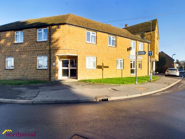 Manor Court, Fenny Compton CV47 2 bed flat to rent £850 pcm £196 pw