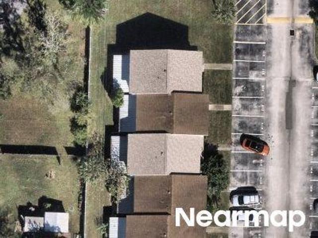 Manor Dr NE