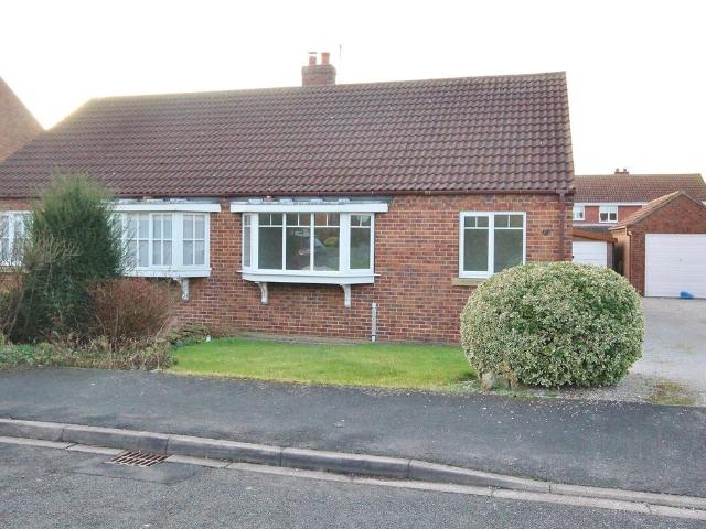 Manor Drive, North Duffield YO8, 2 bed semi detached bungalow to rent, £875 pcm | PrimeLocation