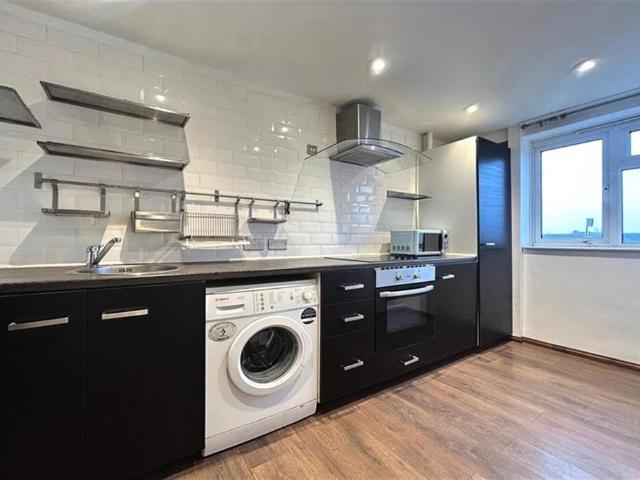 Manor Estate, London SE16 1 bed apartment to rent £1,550 pcm £358 pw