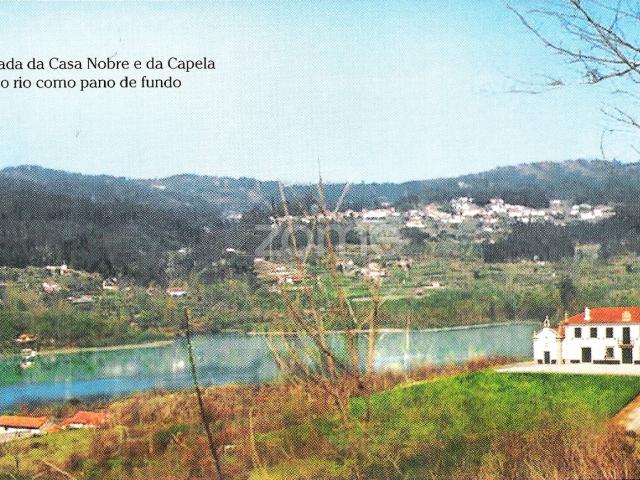 Manor Farm com a Cidade Turística Tâmega Invest à beira rio
