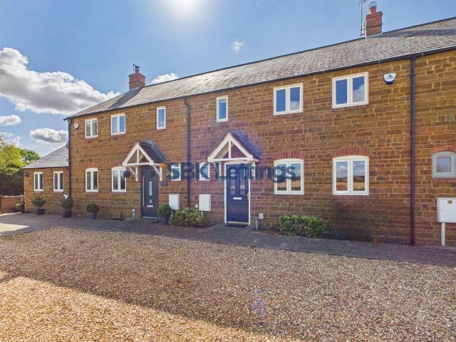 Manor Farm Court, Drayton 2 bed terraced house to rent £1,150 pcm £265 pw