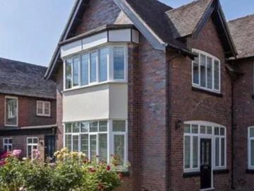 Manor Farm Drive, Stoke on Trent ST12 2 bed flat to rent £1,095 pcm £253 pw