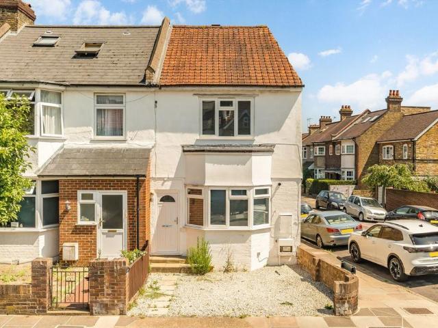 Manor Grove, Richmond TW9 3 bed house to rent £3,500 pcm £808 pw