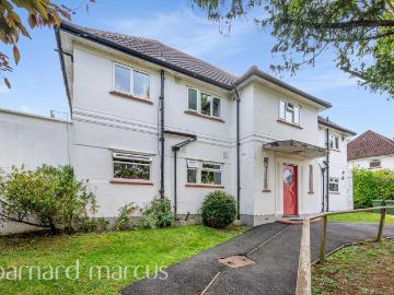 Manor Green Road, EPSOM 2 bed apartment to rent £1,750 pcm £404 pw