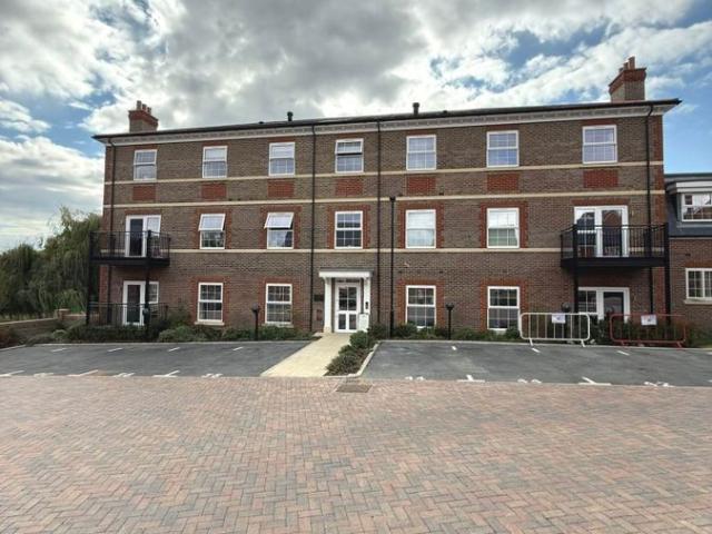 Manor House, Bray Wick SL6, 2 bed flat to rent, £1,870 pcm | PrimeLocation