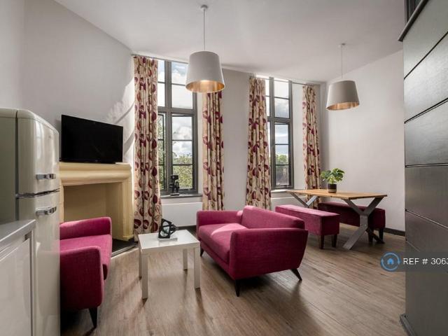 Manor House, Bristol, BS2 1 bed flat to rent £2,054 pcm £474 pw