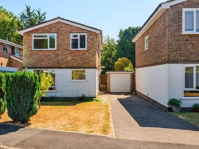 Manor Lea, Haslemere, GU27 4 bed detached house to rent £2,300 pcm £531 pw