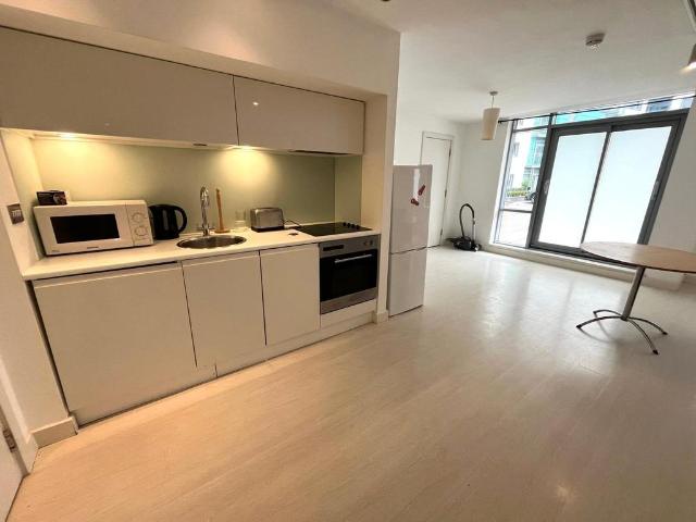 Manor Mills, Leeds LS11 1 bed apartment to rent £900 pcm £208 pw