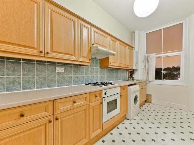 Manor Mount, London, SE23 2 bed flat to rent £1,950 pcm £450 pw