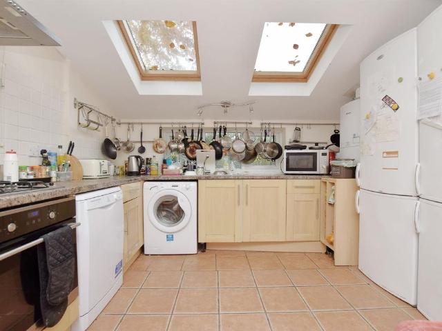 Manor Park, Bristol BS6, 6 bed flat to rent, £5,400 pcm | PrimeLocation