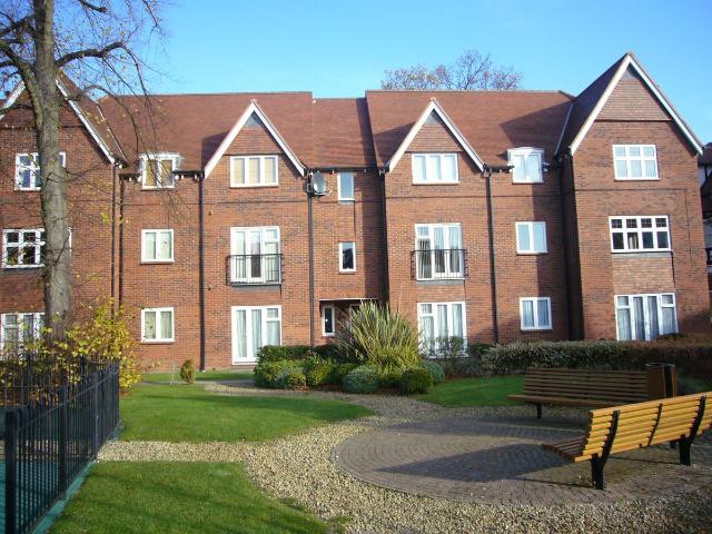 Manor Park Close, Birmingham B13, 2 bed flat to rent, £1,295 pcm | PrimeLocation