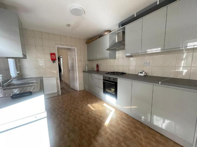 Manor Park, London, E12 3 bed terraced house to rent £2,500 pcm £577 pw
