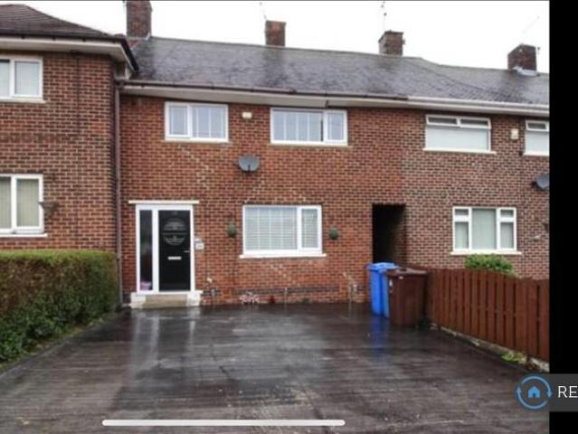 Manor Park Rise, Sheffield, S2 4 bed terraced house to rent £1,250 pcm £288 pw