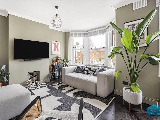 Manor Park Road, London N2, 2 bed maisonette to rent, £2,450 pcm | PrimeLocation