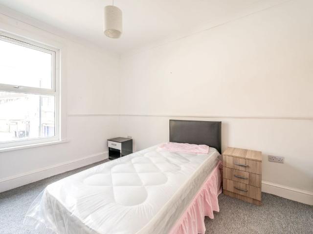 None, 6 bed terraced house to rent, £1,731 | PrimeLocation