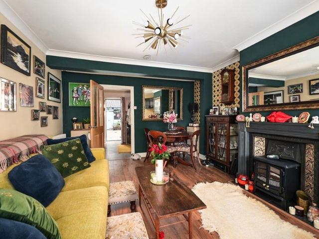 Manor Place, Staines Upon Thames 2 bedrooms Property for lettings Seymours