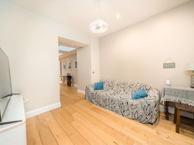 Manor Road, North Sheen, TW9, London