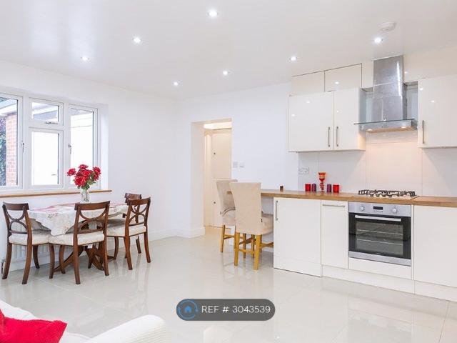 Manor Road North, Thames Ditton KT7, 2 bed terraced house to rent, £2,250 pcm | PrimeLocation