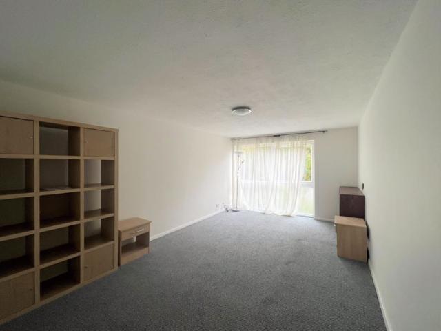 Manor Road, Barnet EN5, 2 bed flat to rent, £1,895 pcm | PrimeLocation