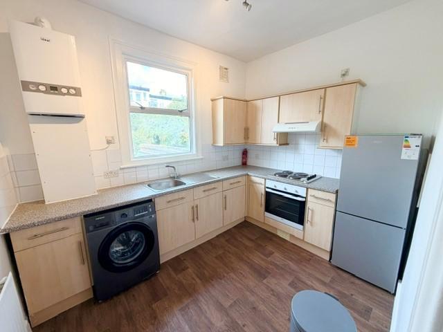 Manor Road, Beckenham BR3 1 bed flat to rent £1,300 pcm £300 pw