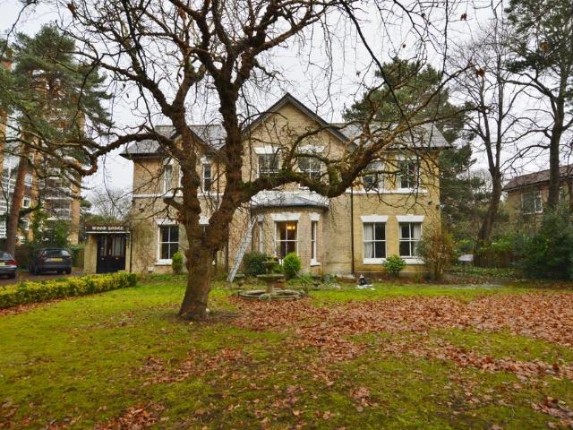 Manor Road, Bournemouth BH1 1 bed hotel room to rent £800 pcm £185 pw