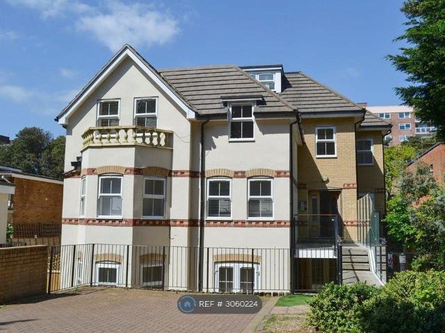 Manor Road, Bournemouth BH1, 3 bed flat to rent, £1,800 pcm | PrimeLocation
