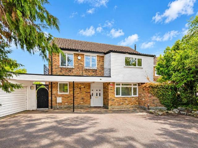 Manor Road, Cheam, Sutton 3 bed detached house to rent £2,800 pcm £646 pw