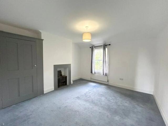 Manor Road, Chigwell, Manor Road, IG7 4JY