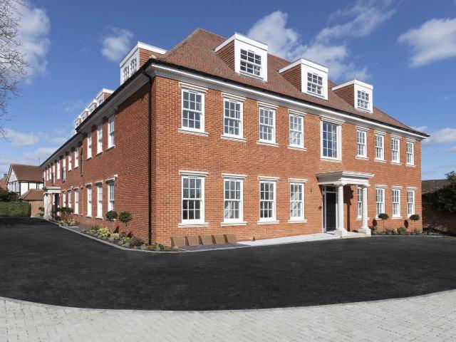 Manor Road, Chigwell IG7, 1 bed flat to rent, £1,700 pcm | PrimeLocation