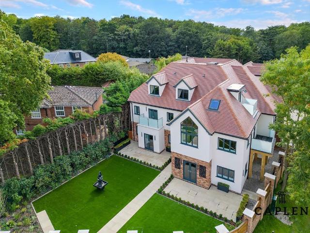 Manor Road, Chigwell IG7, 2 bed flat to rent, £2,550 pcm | PrimeLocation