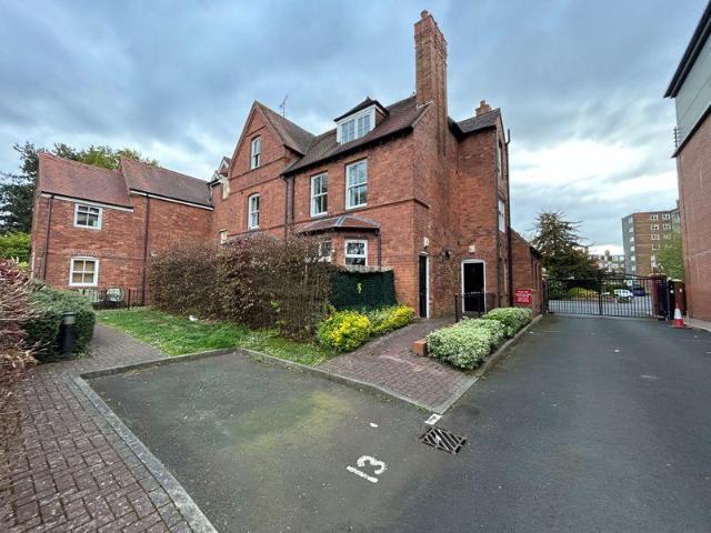 Manor Road, Edgbaston, Birmingham 1 bed apartment to rent £825 pcm £190 pw