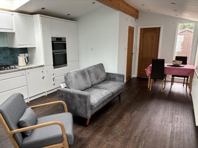 Manor Road, Guildford, Surrey GU2, 1 bed flat to rent, £1,225 pcm | PrimeLocation