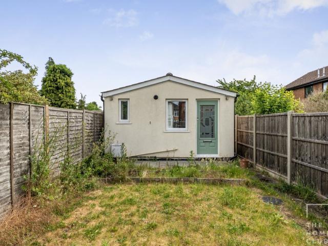 Manor Road, Guildford, Surrey GU2, 1 bed flat to rent, £1,200 pcm | PrimeLocation