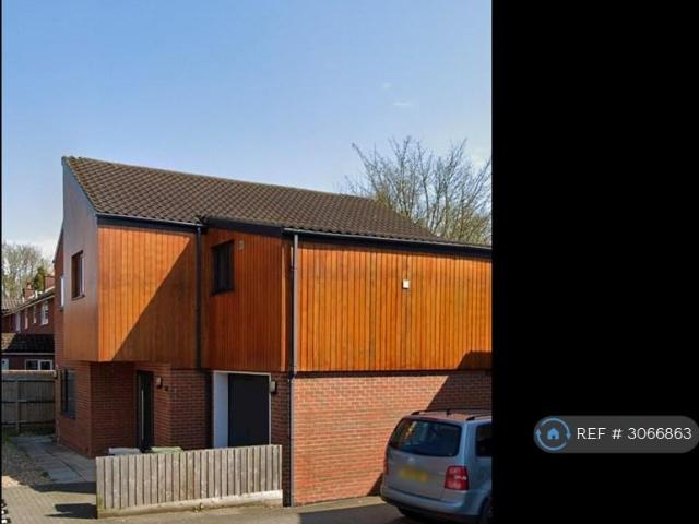 Manor Road, Griston, Thetford, IP25 4 bed detached house to rent £1,900 pcm £438 pw