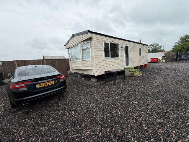 Manor Road, Hatfield AL10, 2 bed property to rent, £1,250 pcm | PrimeLocation