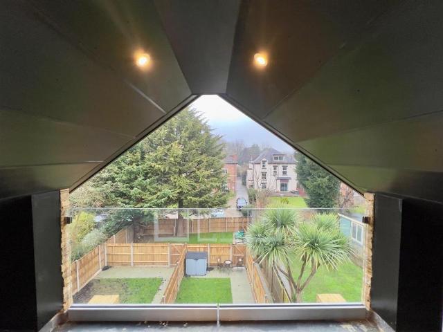 Manor Road, London, BR3 5LE, United Kingdom | 2 bed apartment for rent #140659088 | Rentberry