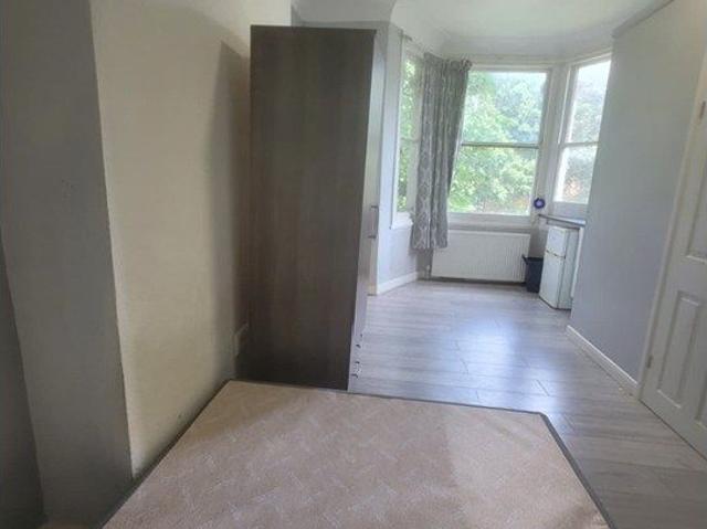 Manor Road, London N16, Studio to rent, £1,440 pcm | PrimeLocation
