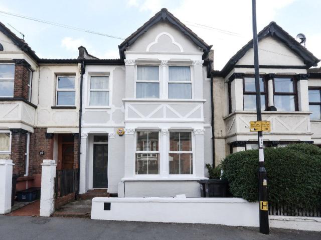 Manor Road, London SE25, 2 bed flat to rent, £1,800 pcm | PrimeLocation