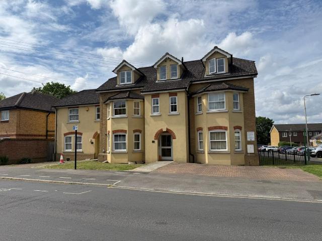 Manor Road, Romford Essex RM1, 2 bed flat to rent, £1,495 pcm | PrimeLocation