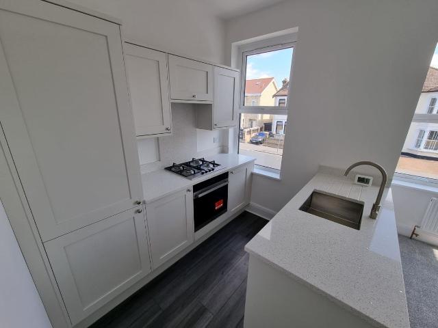 Manor Road, Romford RM1, 1 bed flat to rent, £1,400 pcm | PrimeLocation