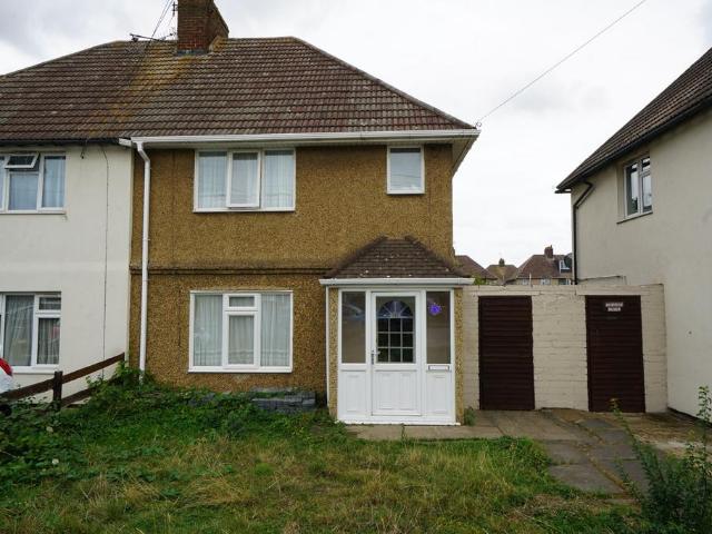 Manor Road, Tilbury 2 bed semi detached house to rent £1,595 pcm £368 pw