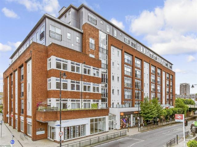 Manor Road, Wallington SM6, 1 bed flat to rent, £1,350 pcm | PrimeLocation