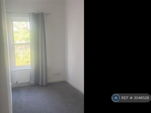 Manor Road, Wallington, SM6 1 bed terraced house to rent £1,200 pcm £277 pw