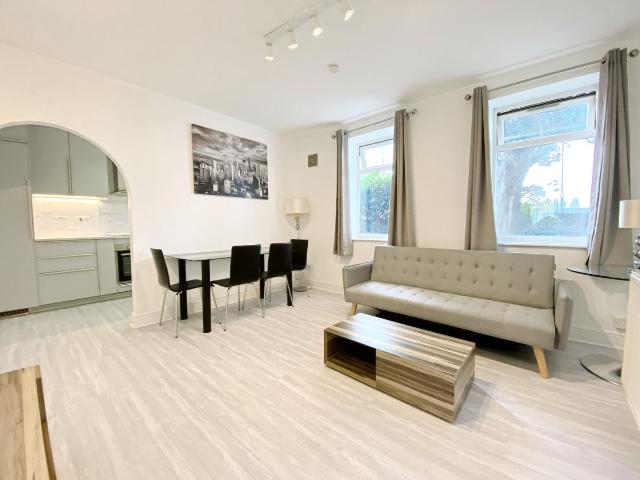 Manor Road, West Ham, London E15, 3 bed flat to rent, £2,550 pcm | PrimeLocation